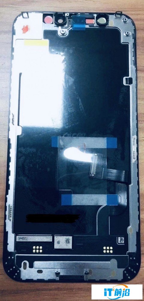 疑似iPhone 12屏幕模组曝光：刘海尺寸貌似没有变化
